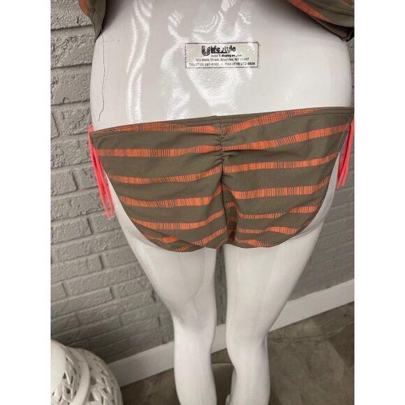 Gossip 2 Piece Swimsuit Size L - Picture 9 of 11